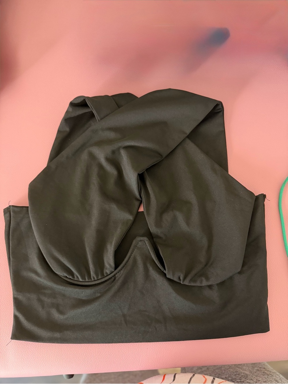SHEIN Black Twist-Front Crop Top